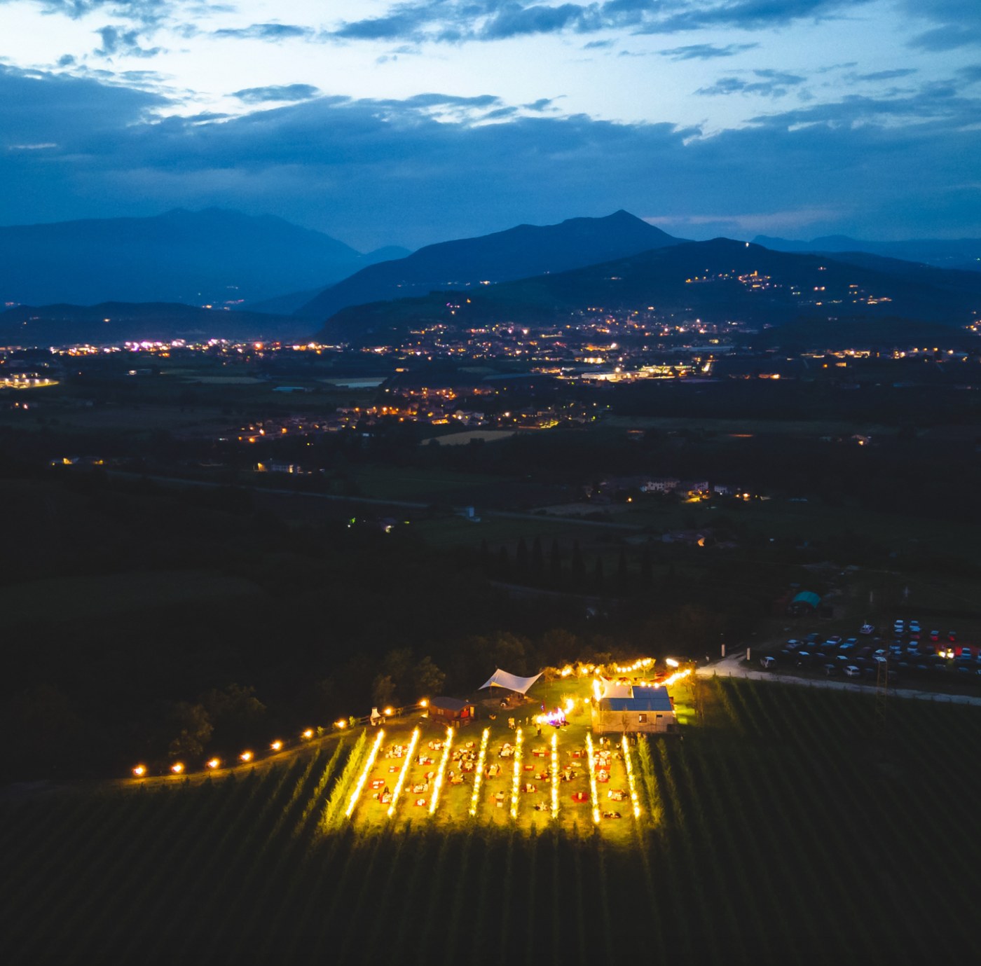 Vue nocturne de la Tenuta Nobiltron